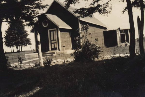 <div class="text-large">Chisholm Photo</div>